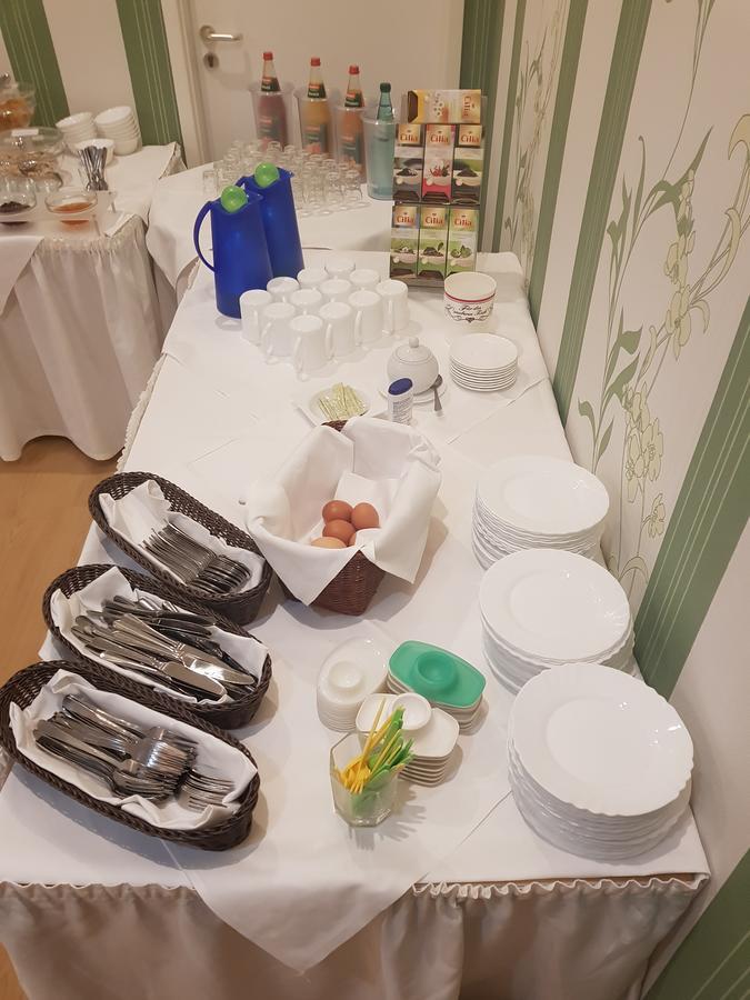 Am Rossplan Hotel Altenburg Buitenkant foto